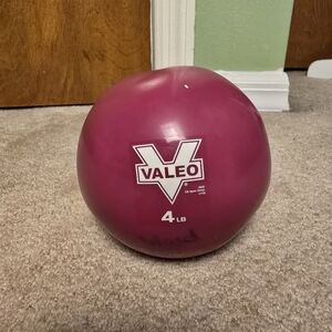 Valeo 4 LB Medicine Ball  Pink